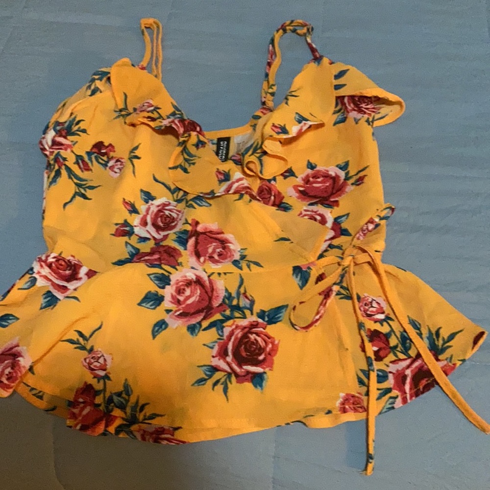 Summer Top! - Picture 5 of 6